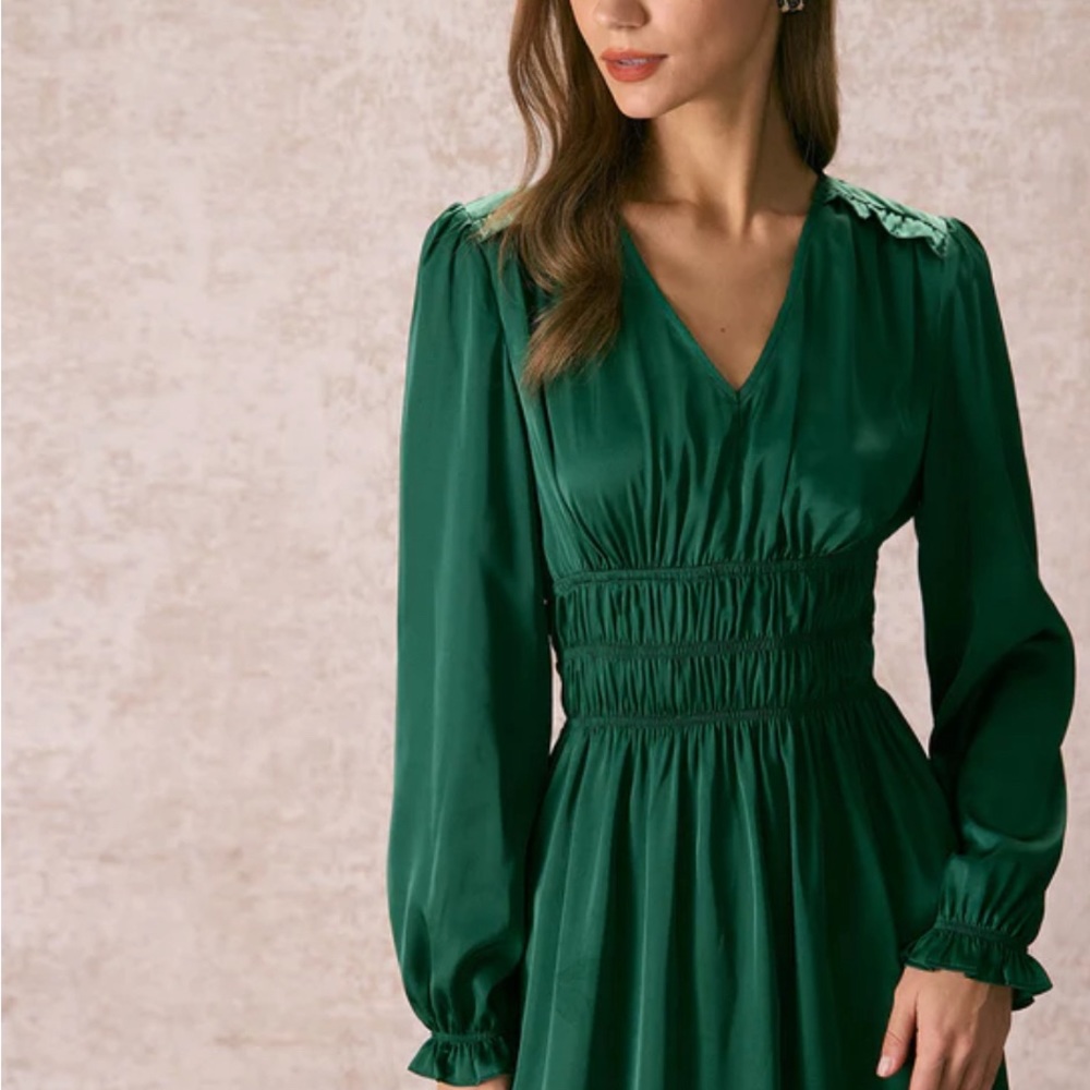 NEW Rihoas Green Satin Dress
